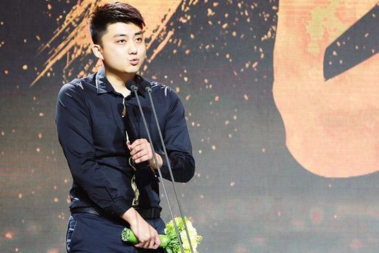 马龙|国乒25岁黑马要轰9连胜了，马龙看到了接班人，肖战也拍手叫好