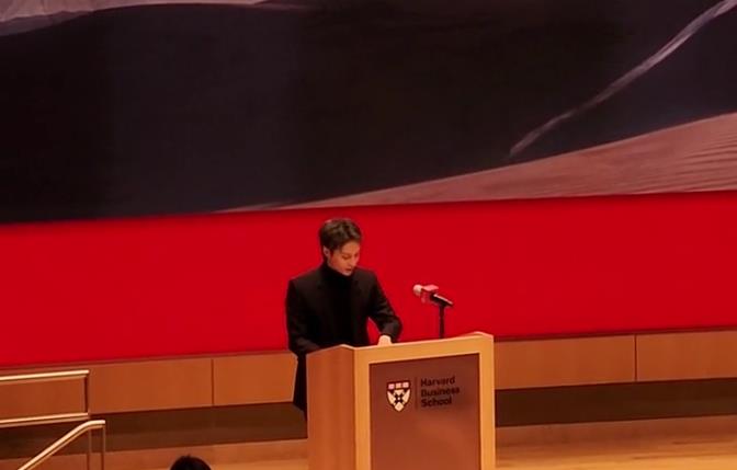 张艺兴|代表东方文化？张艺兴现身哈佛商学院演讲，内容过于空洞直白被嘲