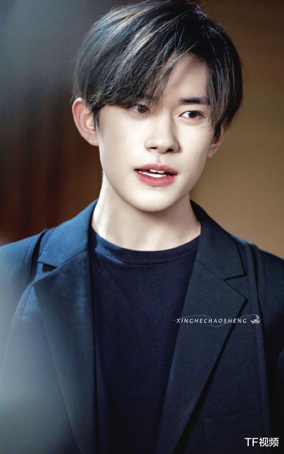 易烊千玺|易烊千玺被玩梗过度,称其演傻子最像,并且表示千玺表演不值钱