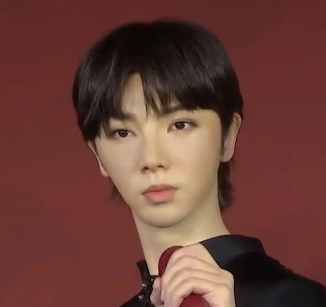 邓超|这10位明星蜡像：华晨宇尖下巴，邓超最逼真，鹿晗认不出