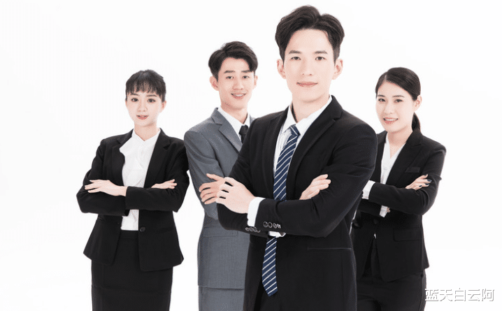 |在现实的职场上，除了业绩和态度，更重要的是做人