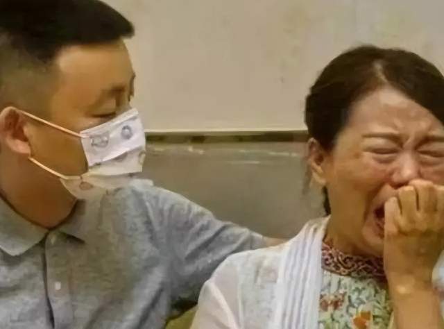 心疼熊磊?姚策堂嫂称看磊磊推叉车拉货太心疼,泪水止不住的流