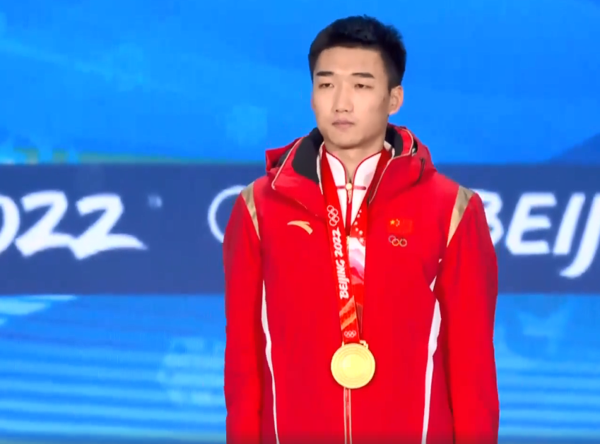 高亭宇|韩国亚军争议动作，高亭宇的回击很霸气，拒绝邀请他上冠军台合影