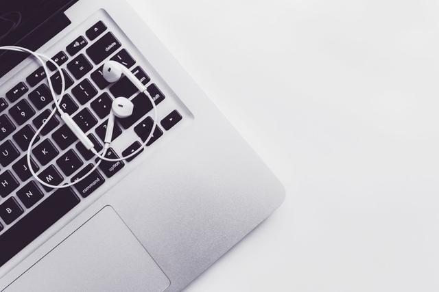 耳機|耳機造型千奇百怪，背后有著一個世紀的演化史