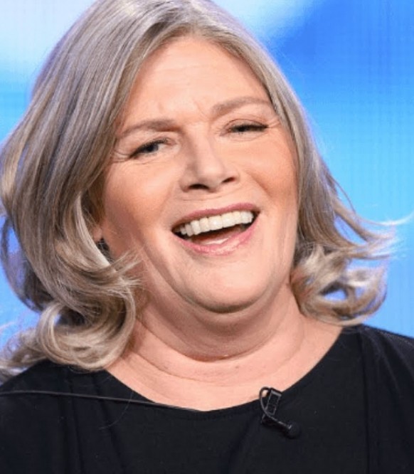 汤姆·克鲁斯|《壮志凌云》36年汤姆·克鲁斯「男神」形象不变,女主白发苍苍「又老又肥」,希望「自然地变老」