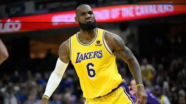 NBA一夜24大动态：骑士仍希望詹皇回归 哈登招募哈雷尔加盟76人