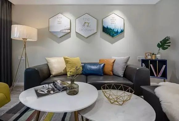 60㎡也能玩转轻奢风,小户型装修值得学习,格调简约上档次