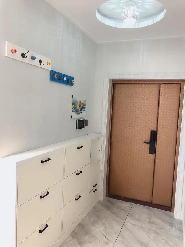 上海小夫妻的婚房意外“火了”,装修一塌糊涂,每个功能区都踩坑