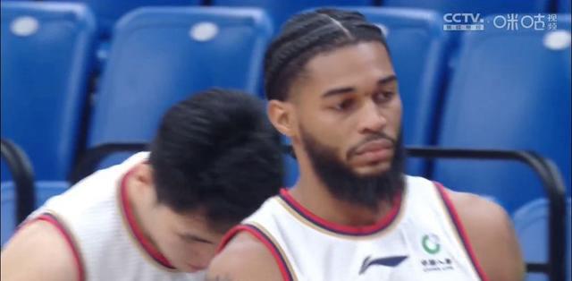 广东男篮|易建联缺阵！威姆斯任骏飞发威，广东男篮51-37同曦队