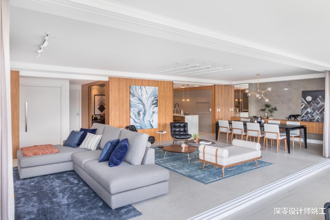 216㎡装修得恰到好处!不封阳台加圈玻璃护栏,纳入地台床犹如多间房