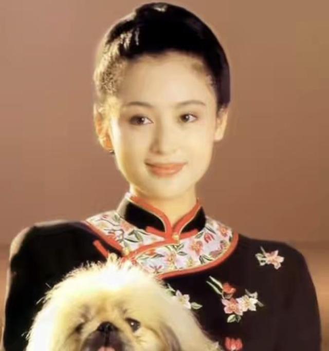 董洁|“花期太短”的10位女星，当初惊为天人，再见毫无灵气，沦为路人