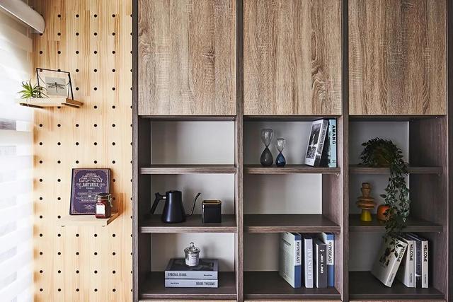 这对夫妻很有远见,巧用玻璃做隔断,把家装得明亮又实用,晒晒!