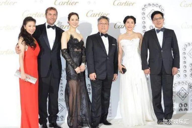 郭晶晶|40岁郭晶晶同框小1岁贵妇徐子淇,同穿抹胸礼服裙,谁更有气质呢