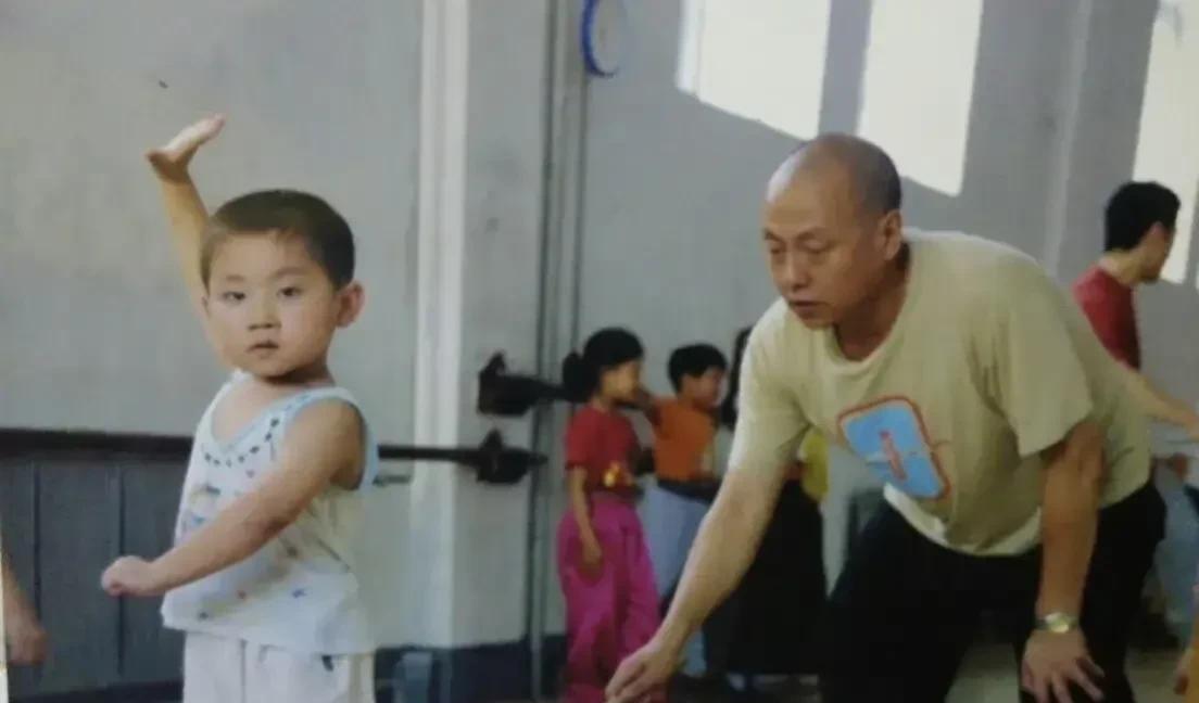 郭德纲|德云社频频塌房,最让郭德纲放心不下的有三个,陶阳是其中之一