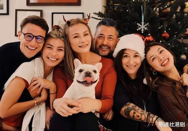 王敏德|恭喜！又一香港知名星二代出道做模特，网友：帅不过爸爸系列