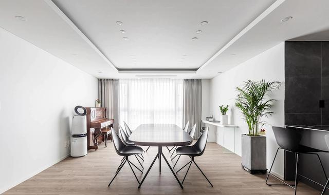 土味精装房的逆袭，111㎡简约风干净清爽，装出的效果20年不过时