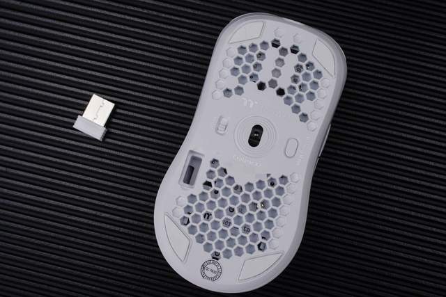 键盘|看着舒服,用着得劲,TT无线键鼠打造极简桌面好物