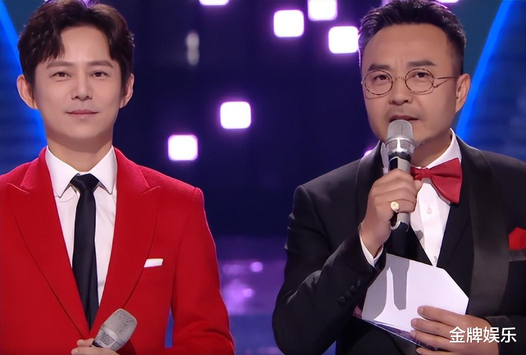 汪涵|金鹰奖晚会，主持人发挥欠佳！朱迅汪涵频频看提词器成败笔