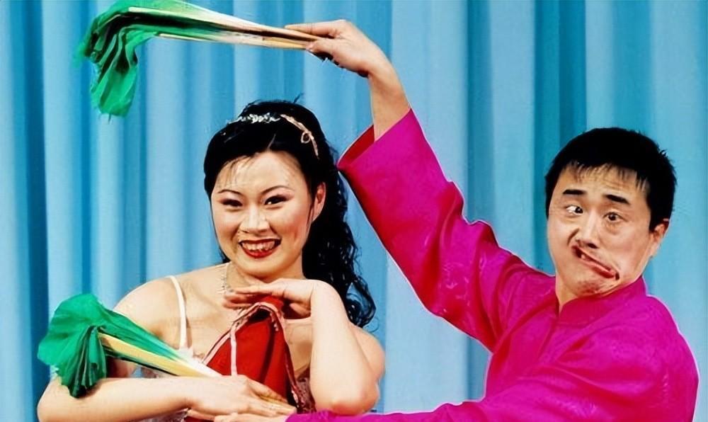 赵四|报应！赵四调戏女搭档翻脸，被打俩耳光！网友：早就该挨抽了