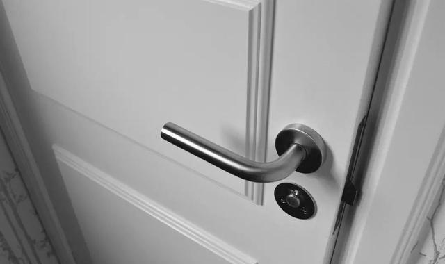 朋友家装修做了10个隔音设计,卧室直接变密室,一点噪音都没有