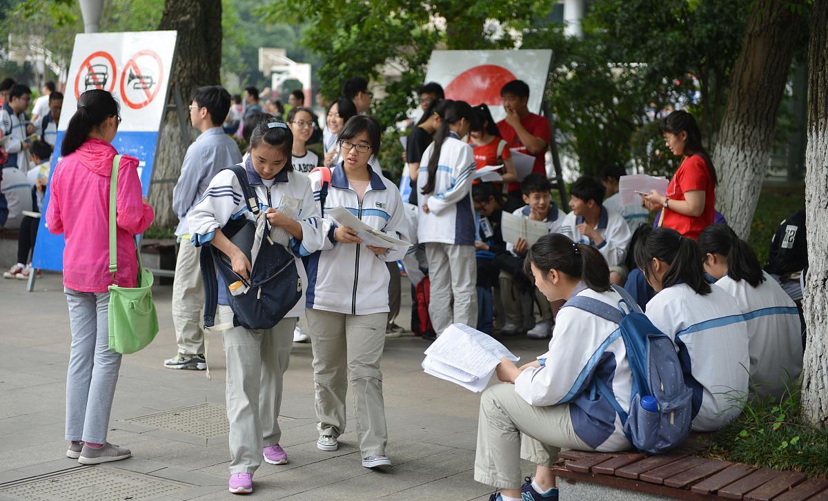 黑龙江14岁少女遭7名同性殴打,手段极其残忍,警方正在处理
