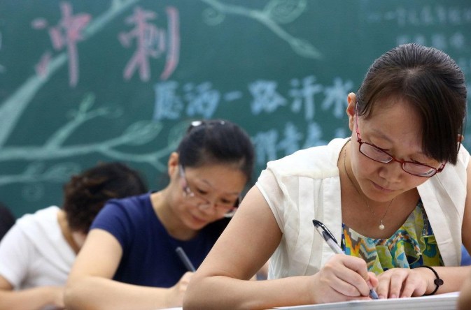 事业编制|铁饭碗开始春招,“这一”事业编预计招10万人,专科生可以报考