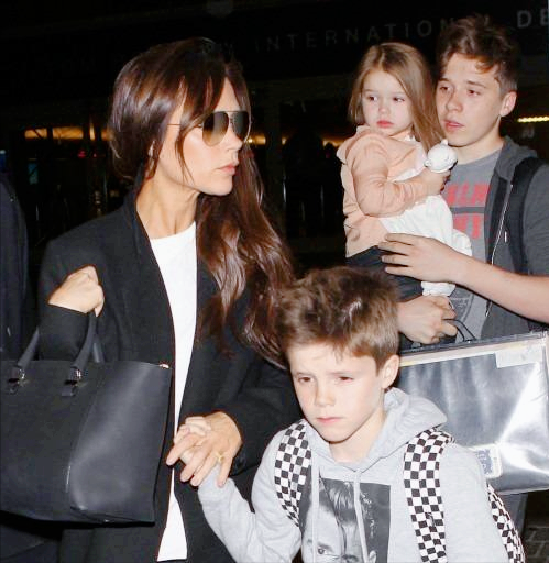 哈珀·贝克汉姆|贝小七:让英国女王都羡慕的人,父母拿115亿供她长大