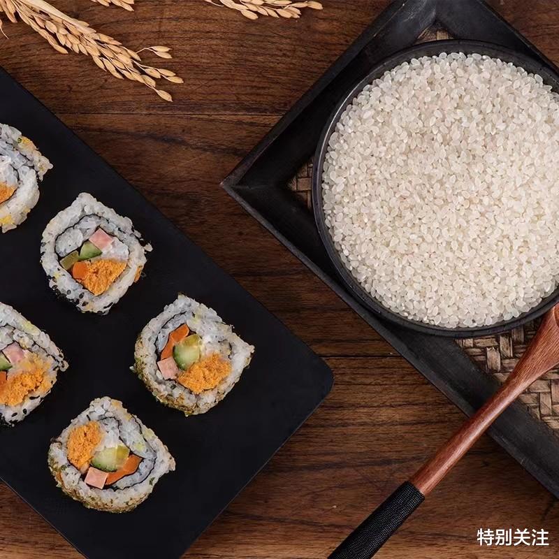 买大米也有技巧?行家:光看品牌和包装没用,记住这3点才行