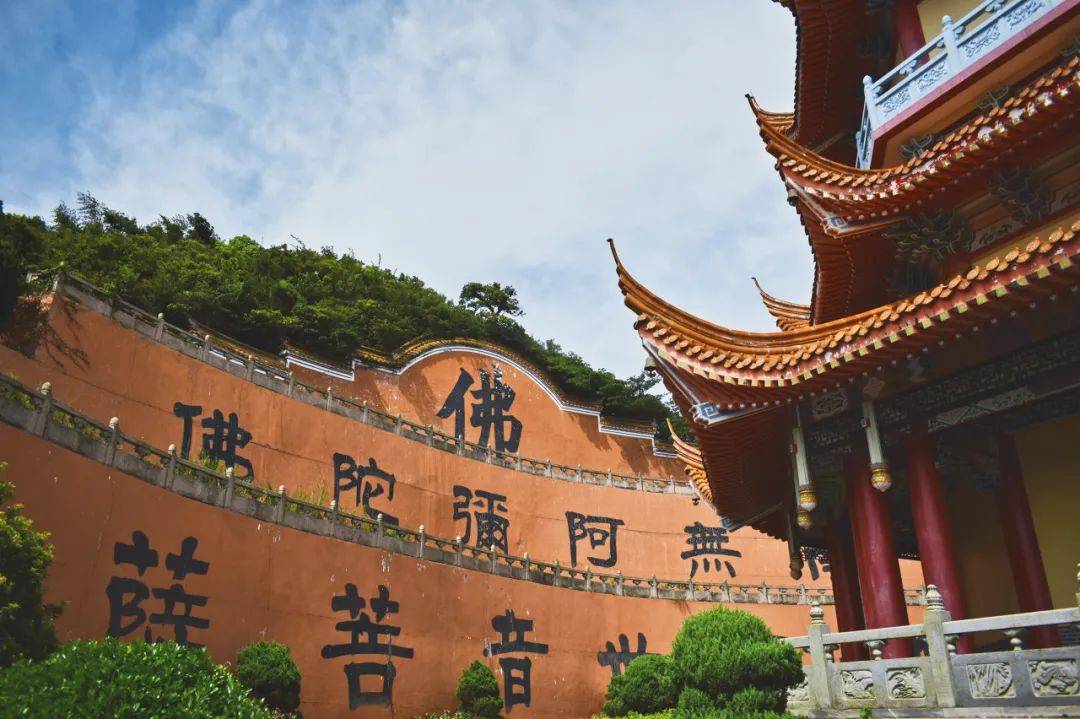 招聘|千年古寺招聘:月薪过万,周末双休,免费饭菜,早九晚五还不加班