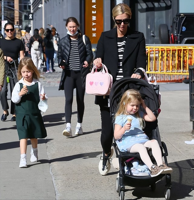 李连杰|希尔顿千金和俩女儿穿母女装!挺8个月三胎孕肚,为拼男娃好努力