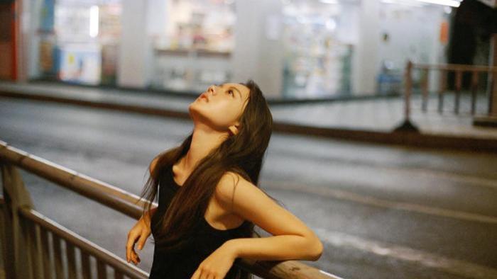 |赵今麦20岁生日新的开端，从青涩小女孩变美少女，颜值和演技飙升