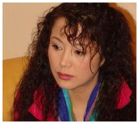 于小慧|于小慧:被2段感情伤得遍体鳞伤,不再相信爱情,如今52岁单身一人