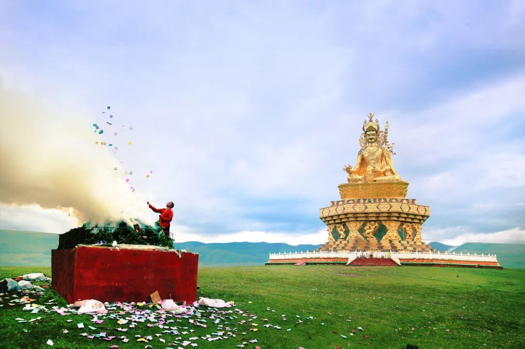 海西|色达永久封闭的第3年,重新开放!却被骂上热门:来了后悔一辈子