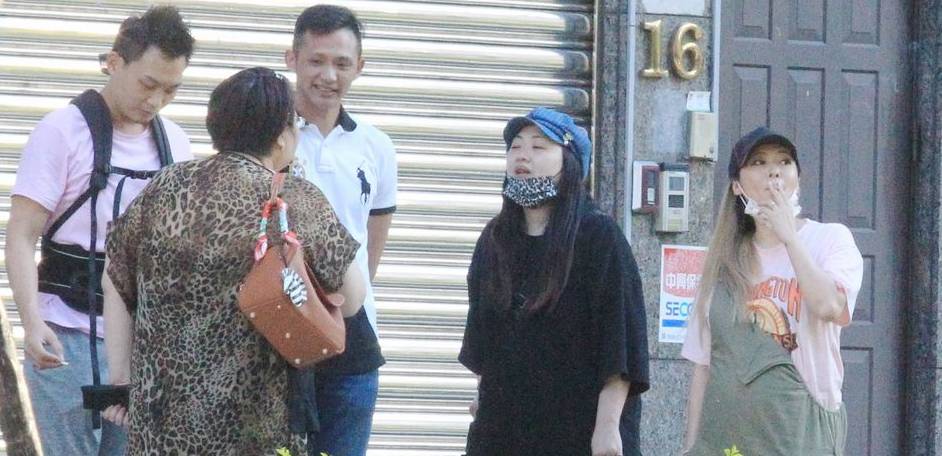 makiyo|38岁女星Makiyo挺孕肚抽烟，与姐姐、丈夫一同吞云吐雾，行为违法