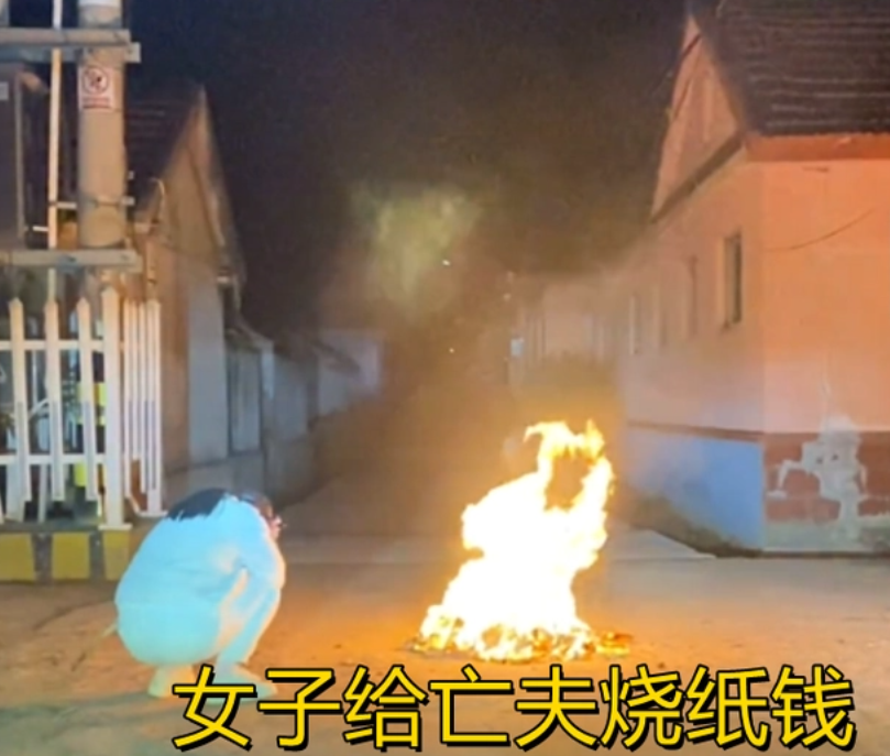 山东女子怀孕5个月老公离世,生下孩子婆家翻脸:把母子东西扔了