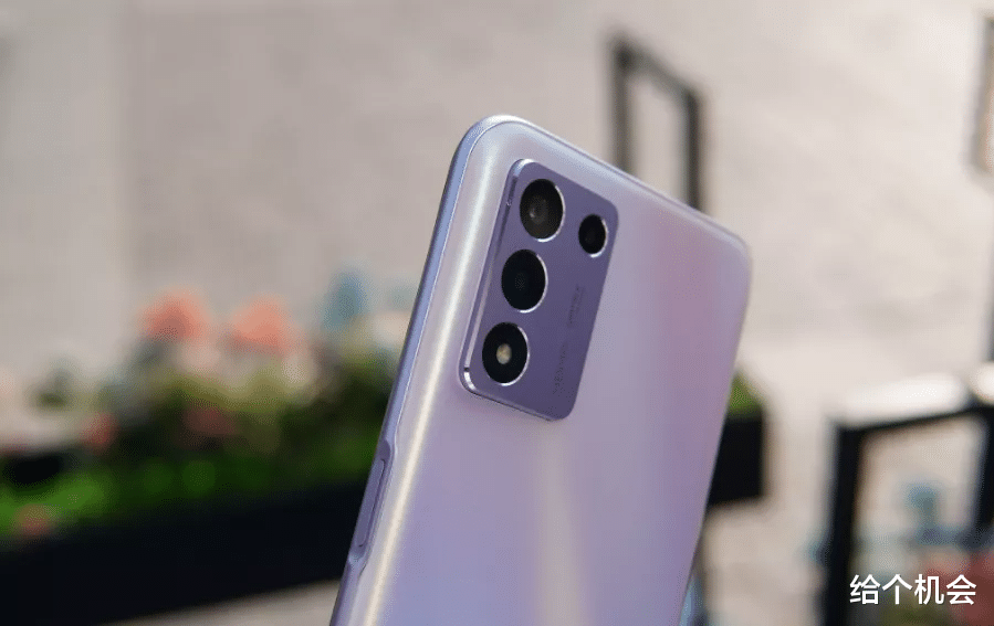 电池|新年最适合送给父母的3款手机,大内存大电池,价格还不贵