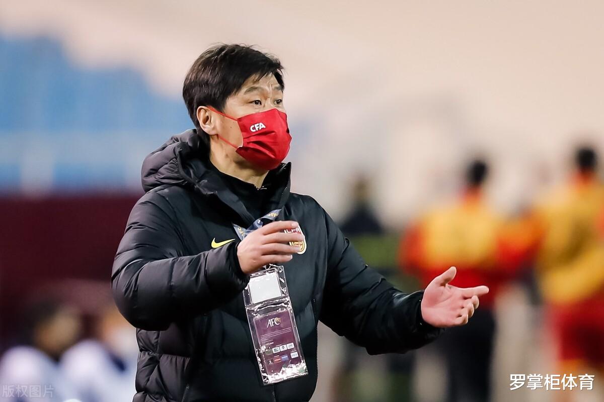 中国足球|中国足球再登热搜第一！嘲讽该有底线？网友：输越南就有底线了？