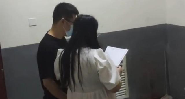 男子治疗不孕,妻子安慰他治20年都陪着,网友:咱家不差钱是重点