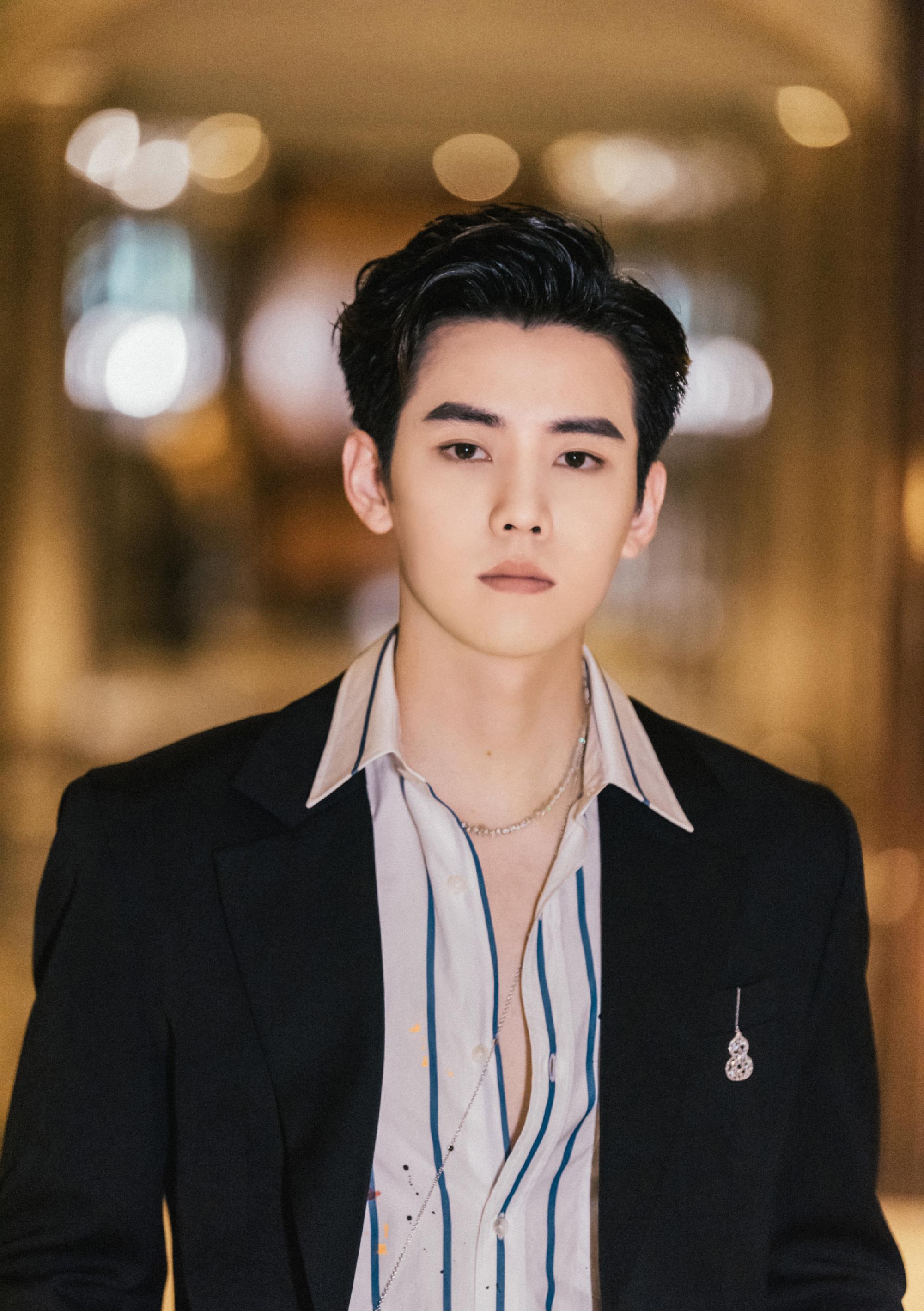 任豪|任豪:糊了4年,成名后却花式塌房,每次都真诚道歉下次还敢