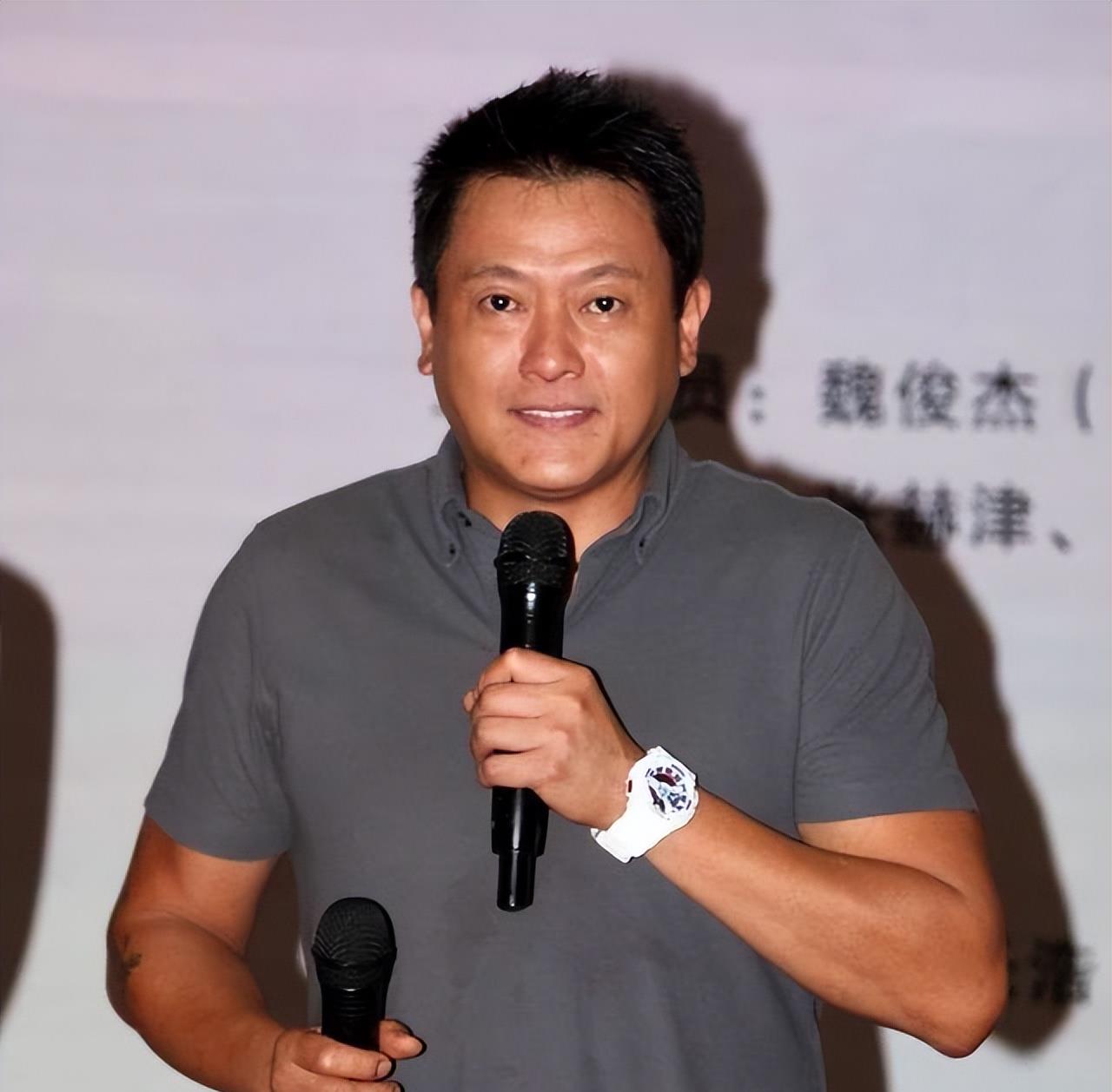 郭羡妮|6位过气的港台艺人现状，瘫痪在床、领救济金，还有人摆摊卖鱼蛋