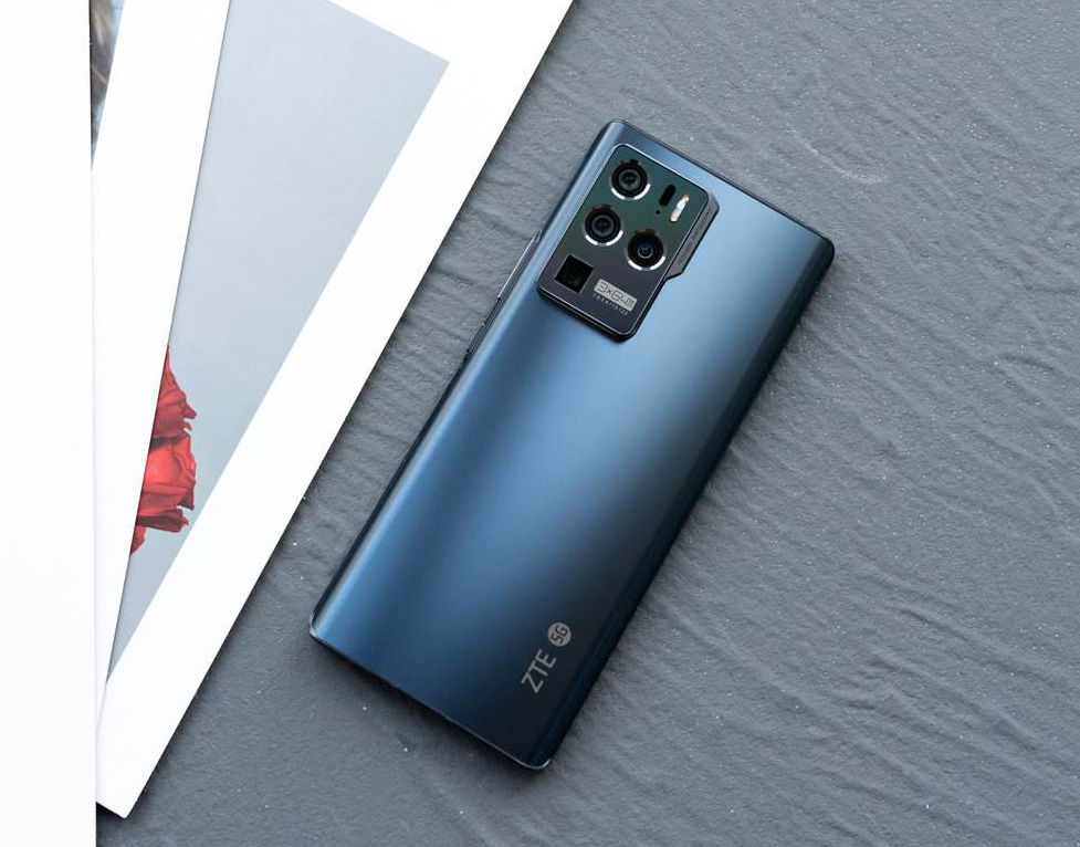 Java|6400万三主摄+66W,高端旗舰开启加速退场,共跌价1420元