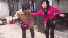 女性生殖期挺短的,为何还要经历更年期?或是为了帮助人类进化