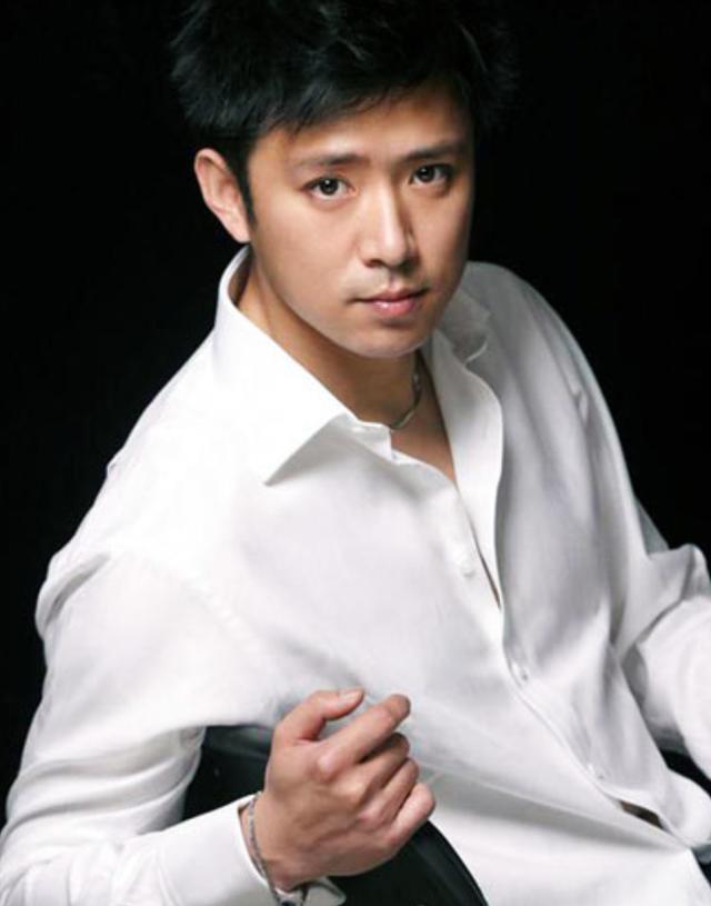 高鑫|高鑫:出身名门贵族,妻子毁容仍不离不弃,一心一意爱了24年