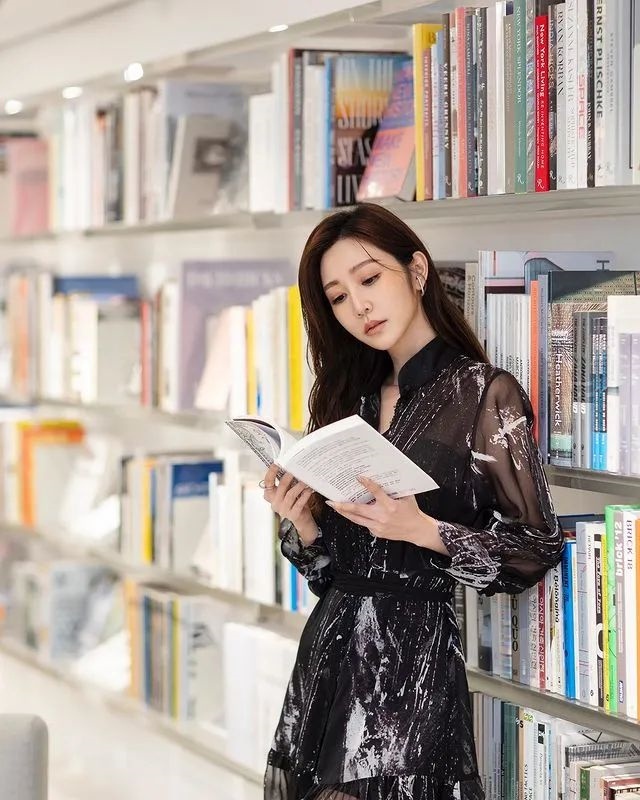 曾莞婷|曾莞婷,40岁至今单身未婚的她,美出新高度