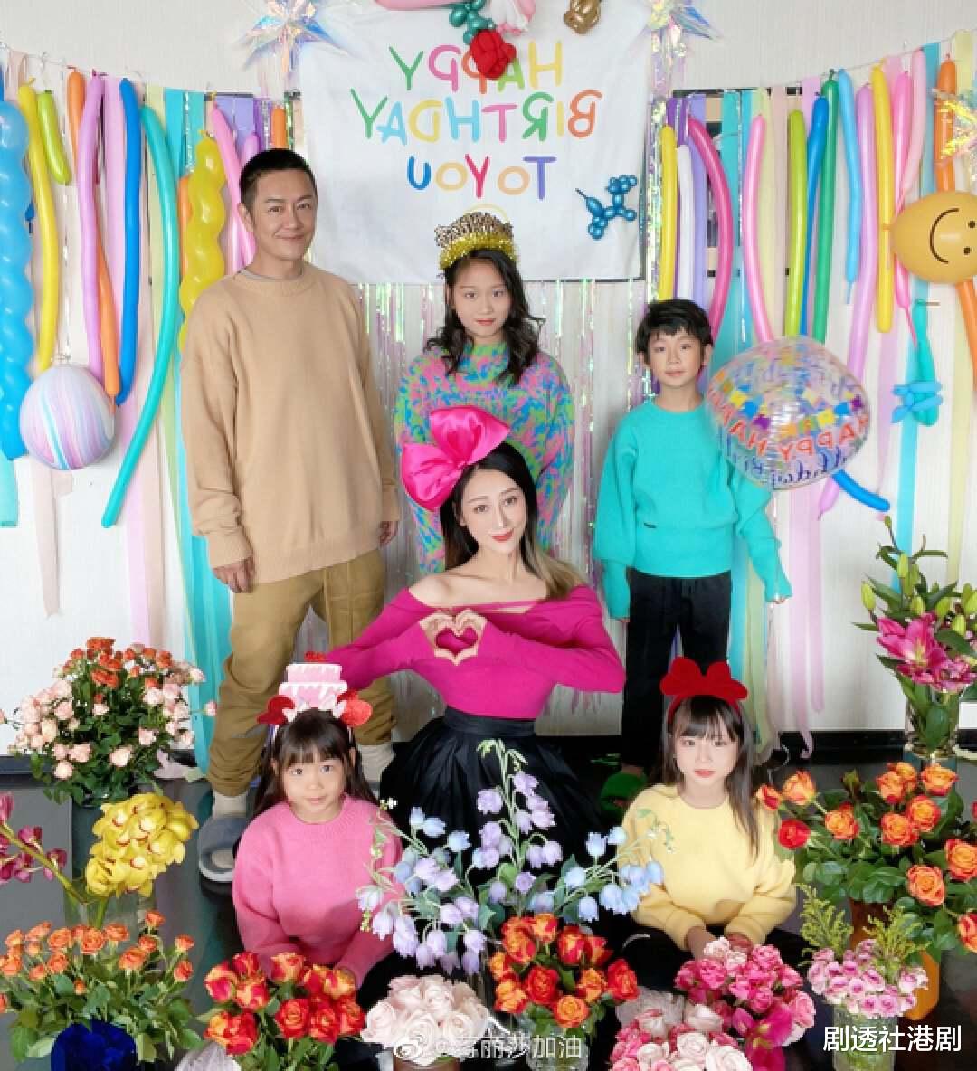 陈浩民|勇气可嘉！陈浩民一家阳康后新疆旅行，爱妻零下20度滑雪穿小背心