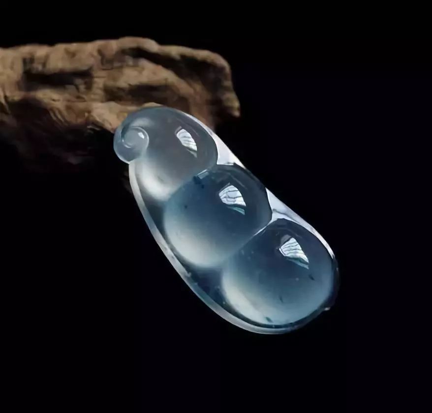 翡翠|翡翠欣赏丨极品“晴水”之美