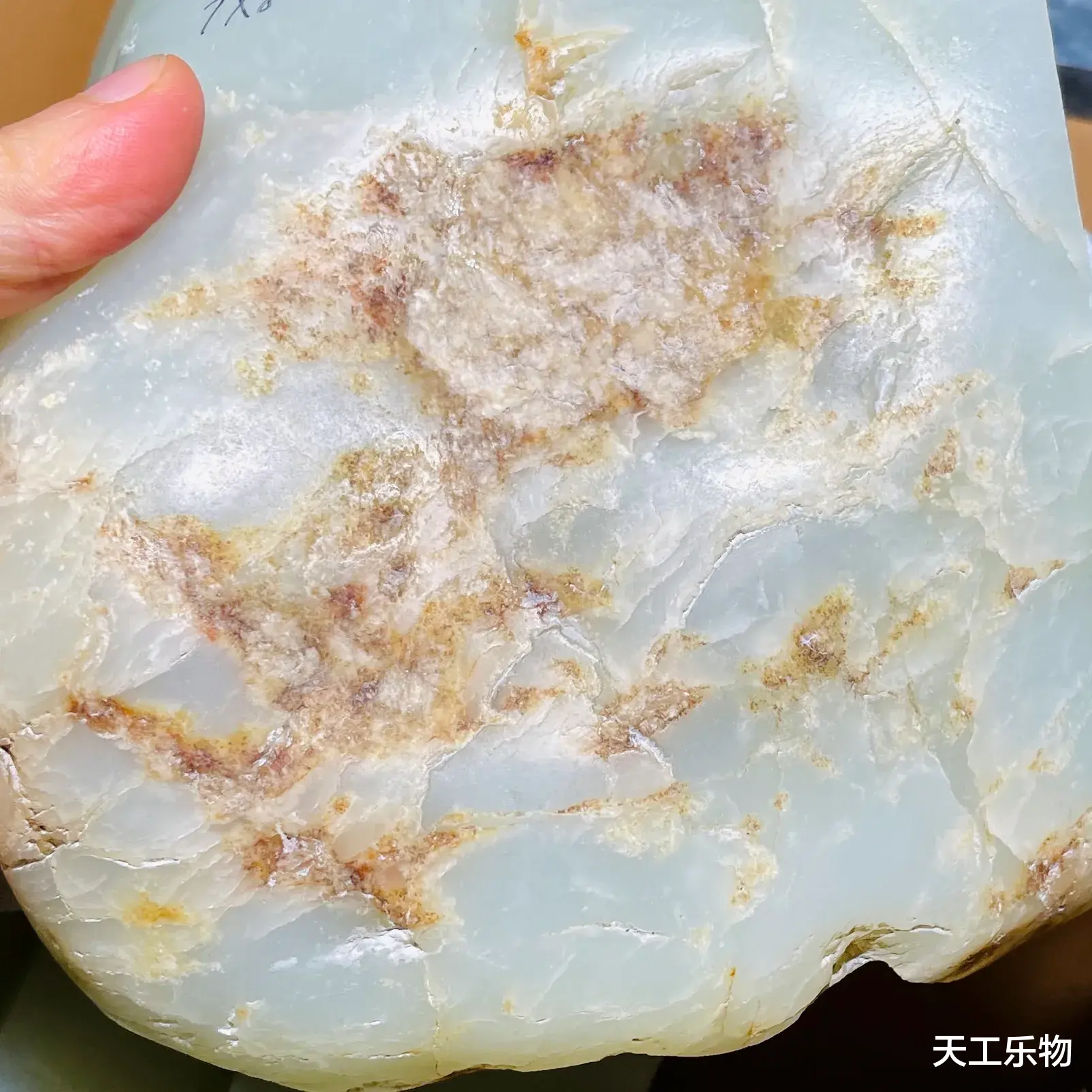 |十公斤的大块青花籽料羊脂玉原石!开不出手镯难道只能车珠子?