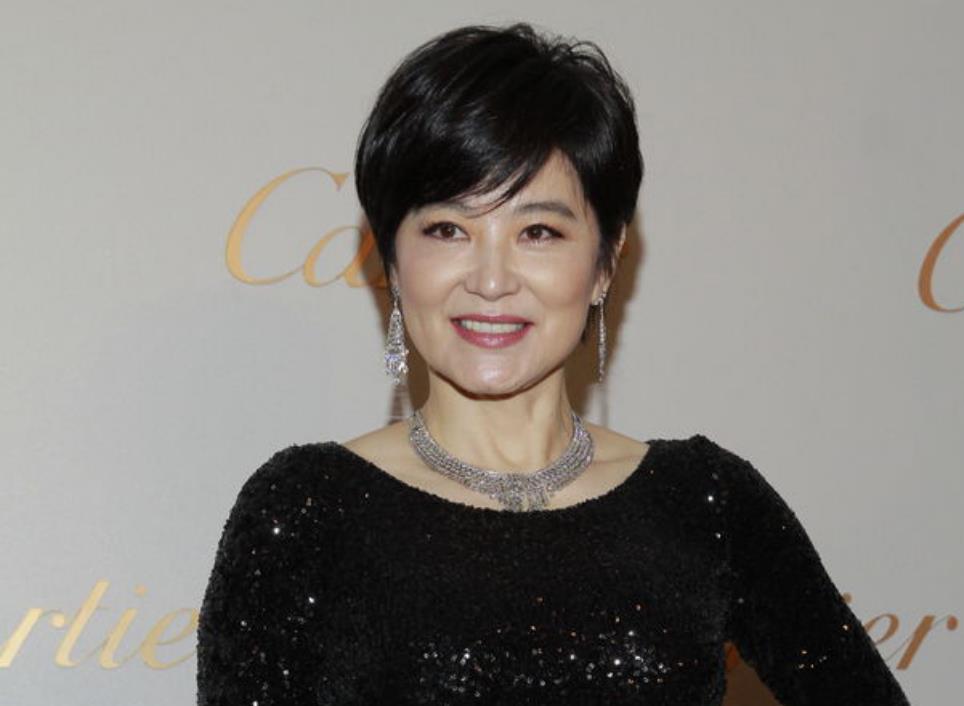红烧猪蹄 见证一个女人变老，除了越来越深的法令纹，还有越来越短的头发