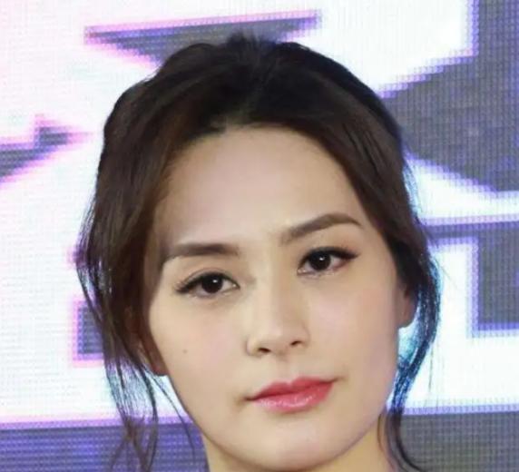 张惠妹|阿娇：1岁丧父被轮流寄养，27岁声名狼藉，她到底经历了啥？