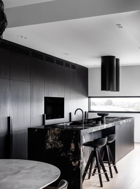 280㎡两层大宅,高级灰+大理石、时尚与简约融合,我梦寐以求的家